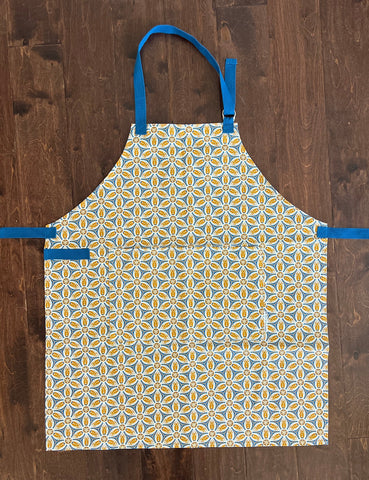 New Wing Studio- Adult Apron More Bees Please
