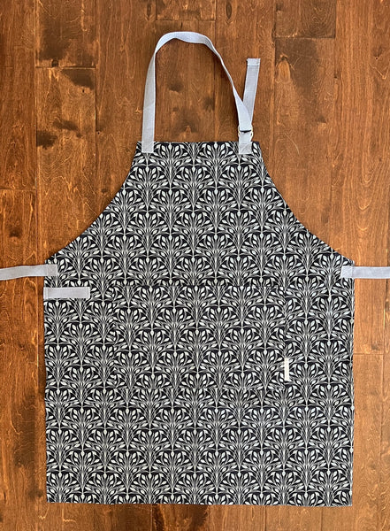 New Wing Studio- Adult Apron Glass Bouquet