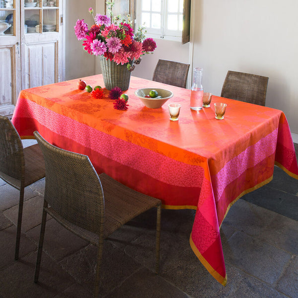 Le Jacquard - Cotton Tablecloth (69" x 126") - Parfums de Bagatelle Nastrurtium