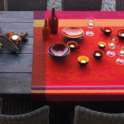Le Jacquard Français- Provence Strawberry Coated Cotton Tablecloth (69X69)