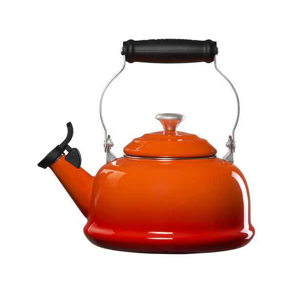 Le Creuset- Whistling Kettle Flame