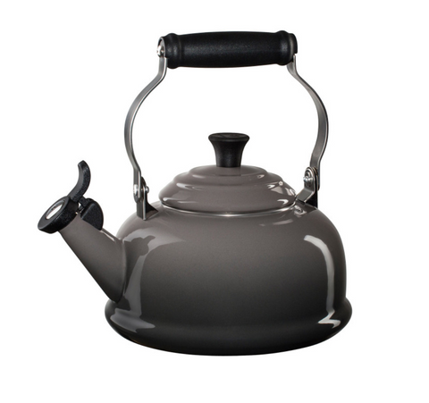 Le Creuset Classic Whistling Kettle - Oyster - Phenolic Knob